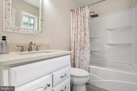 Bath - 450 Deep Willow Dr, Exton, PA 19341 photo 4 of 4