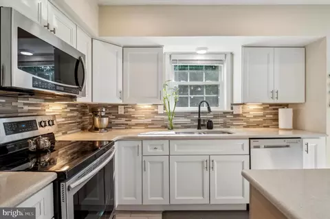 Kitchen - 450 Deep Willow Dr, Exton, PA 19341 photo 2 of 3