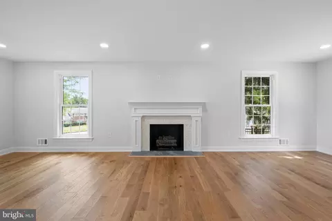 Living - 771 Worthington Rd, Wayne, PA 19087 photo 1 of 6