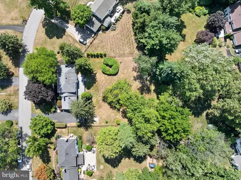 View/Area - 771 Worthington Rd, Wayne, PA 19087 photo 2 of 6