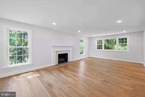 Living - 771 Worthington Rd, Wayne, PA 19087 photo 3 of 6