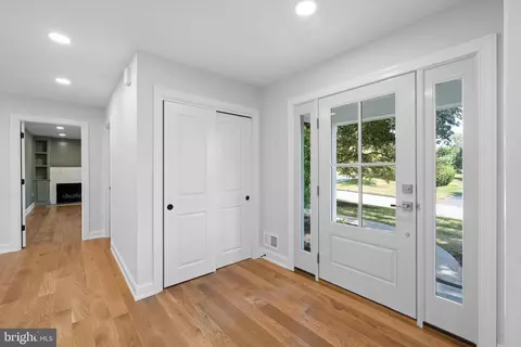 Entry Way - 771 Worthington Rd, Wayne, PA 19087 photo 5 of 6