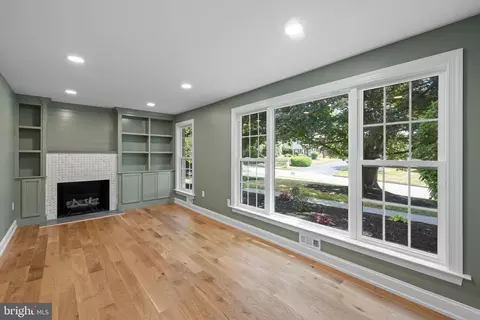 Living - 771 Worthington Rd, Wayne, PA 19087 photo 4 of 6