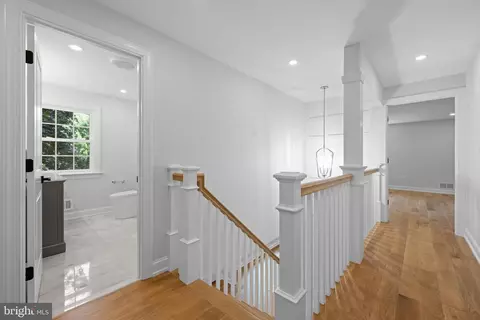 Entry Way - 771 Worthington Rd, Wayne, PA 19087 photo 4 of 6