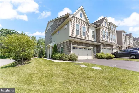 211 Ash Ln, Kennett Square, PA 19348