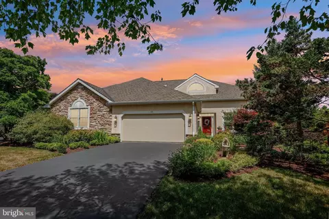 155 Greenville Ct #55, Berwyn, PA 19312