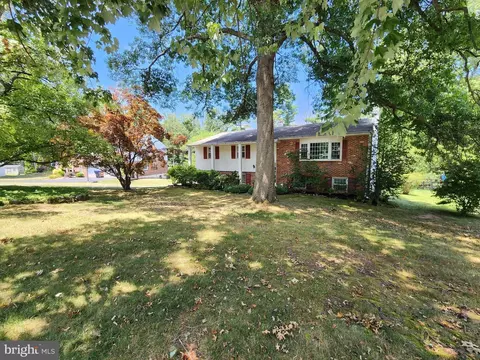 68 S Forge Manor Dr, Phoenixville, PA 19460