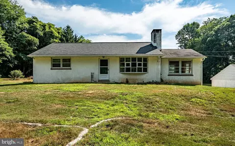 2725 Horseshoe Trl, Chester Springs, PA 19425