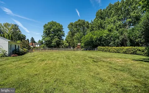 Exterior - 479 Walker Rd, Wayne, PA 19087 photo 10 of 12