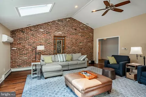 Living - 479 Walker Rd, Wayne, PA 19087 photo 5 of 5