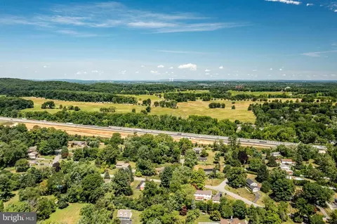 View/Area - 479 Walker Rd, Wayne, PA 19087 photo 5 of 10