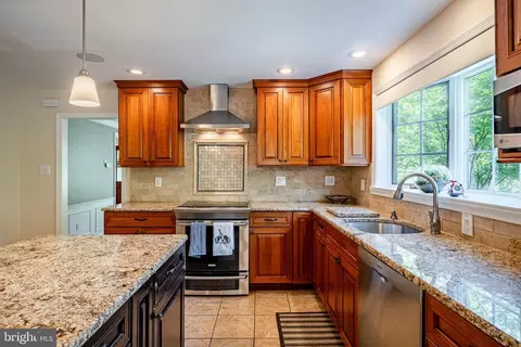 Kitchen - 479 Walker Rd, Wayne, PA 19087 photo 2 of 4