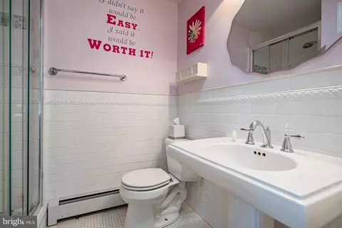 Bath - 479 Walker Rd, Wayne, PA 19087 photo 5 of 6