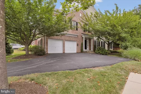 704 Mercers Mill Ln, West Chester, PA 19382