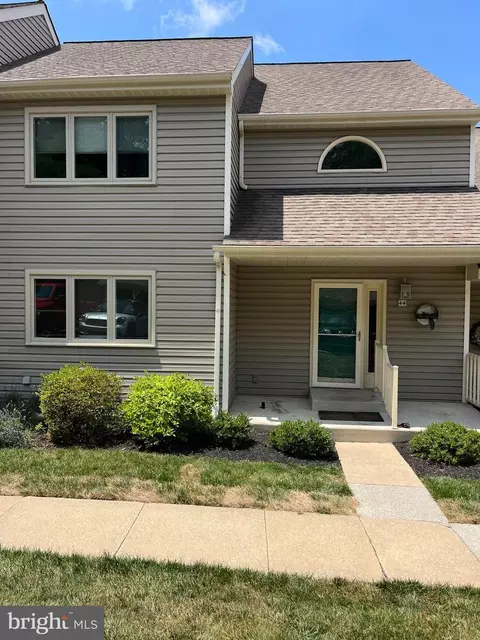 44 Lakeview Ct, Downingtown, PA 19335