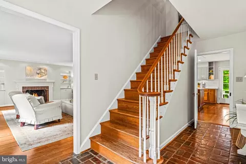 Entry Way - 20 Patriot Cir, Devon, PA 19333 photo 2 of 3