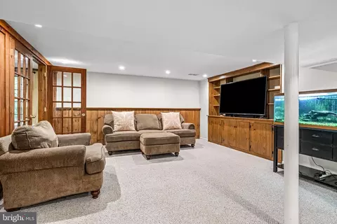 Living - 20 Patriot Cir, Devon, PA 19333 photo 3 of 3