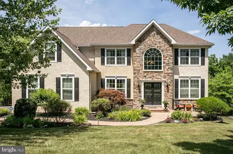 1176 Marcus Dr, Pottstown, PA 19465