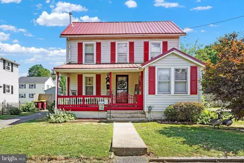 160 W Summit Ave, West Grove, PA 19390