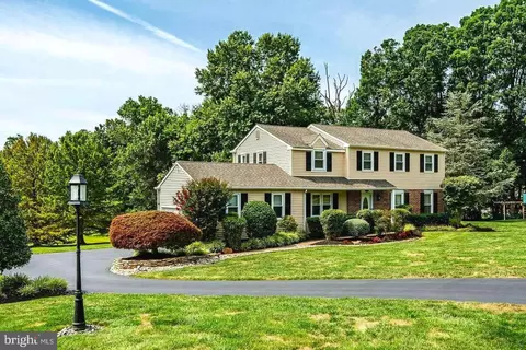 518 Cheshire Dr, Downingtown, PA 19335