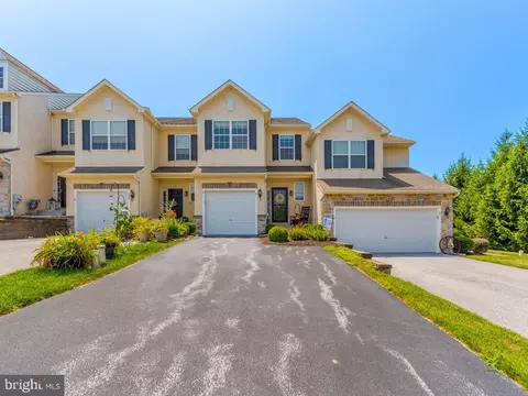 87 Lukens Mill Dr, Coatesville, PA 19320