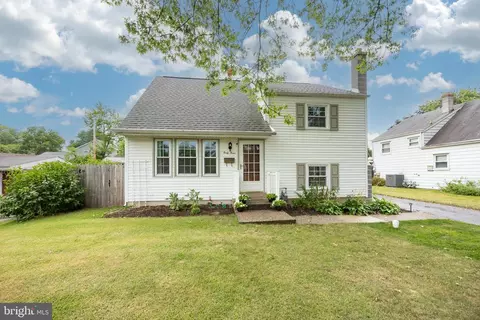 43 Robarts Dr, Phoenixville, PA 19460