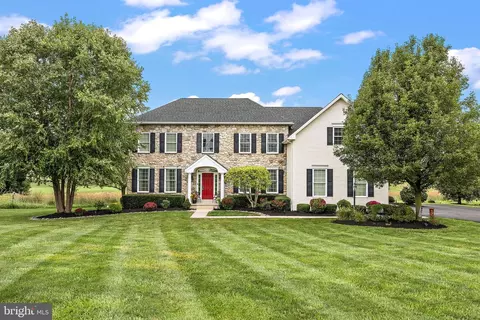 345 Austin Dr, Oxford, PA 19363