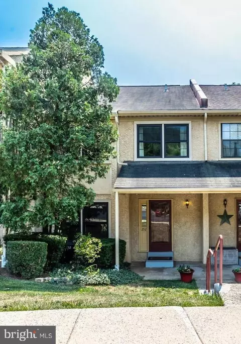 252 Walnut Springs Ct, West Chester, PA 19380