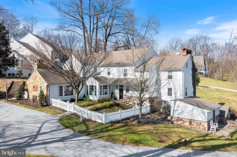 907 Sorrell Hill Dr, Malvern, PA 19355