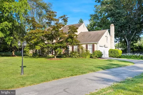 794 Worthington Rd, Wayne, PA 19087
