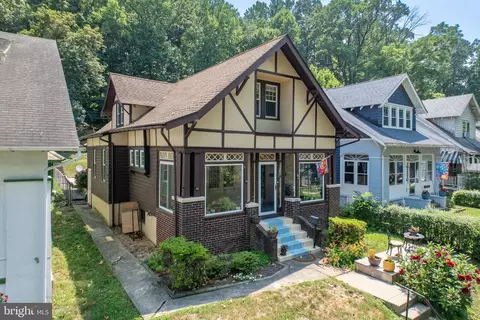 1126 Oak St, Coatesville, PA 19320