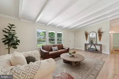 1216 Farmington Ln, West Chester, PA 19380