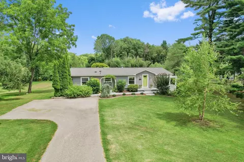 1567 Shadyside Rd, West Chester, PA 19380