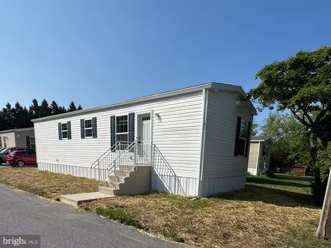 47 Mockingbird Ln, Phoenixville, PA 19460