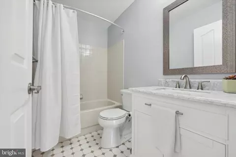 Bath - 44 Le Forge Ct, Chesterbrook, PA 19087 photo 2 of 2