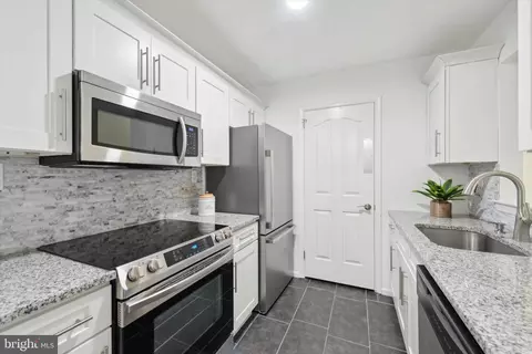 Kitchen - 44 Le Forge Ct, Chesterbrook, PA 19087 photo 2 of 2