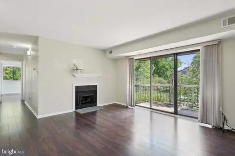 Living - 44 Le Forge Ct, Chesterbrook, PA 19087 photo 1 of 2
