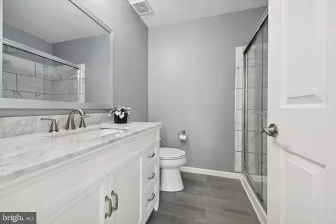 Bath - 44 Le Forge Ct, Chesterbrook, PA 19087 photo 1 of 2