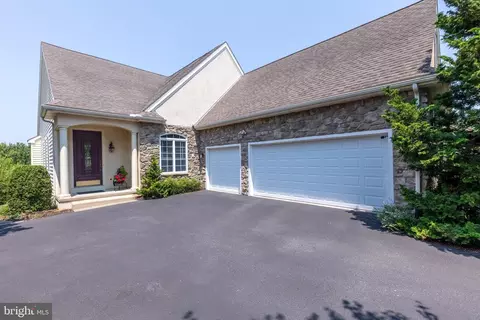 355 Carlisle Dr, Avondale, PA 19311