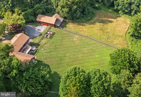 8 Cannon Hill Dr, West Chester, PA 19382