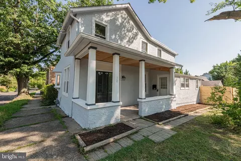 30 Chester Ave, Phoenixville, PA 19460