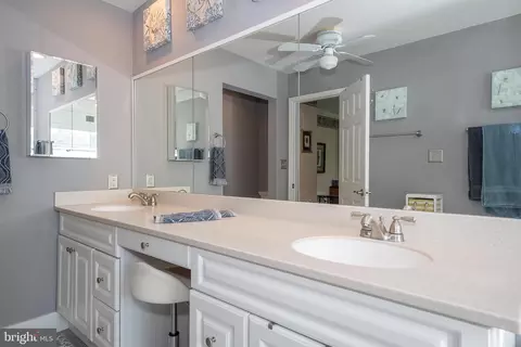 Bath - 15 Wellfleet Ln, Chesterbrook, PA 19087 photo 3 of 5