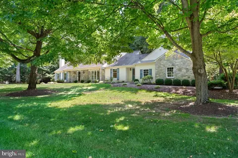 1187 Hampshire Pl, West Chester, PA 19382