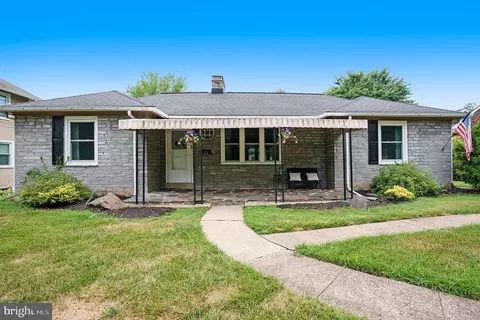 22 Manavon St, Phoenixville, PA 19460