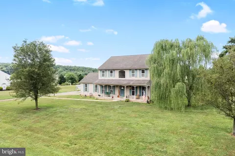 104 Farm View Dr, Oxford, PA 19363