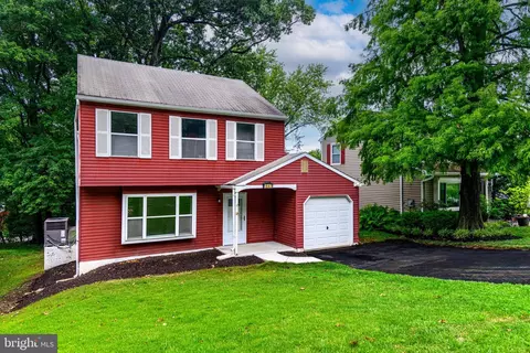 1647 Farnham Ln, Downingtown, PA 19335