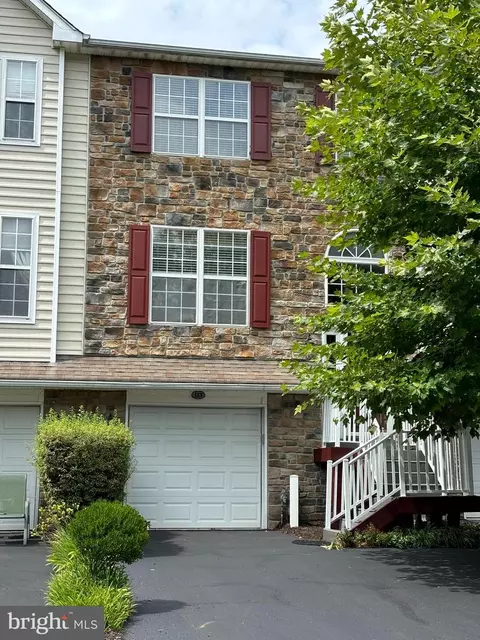 113 Regents Ct, Malvern, PA 19355
