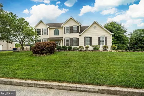 41 Mystery Rose Ln, West Grove, PA 19390
