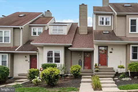504 Saint Albans Ct, Chester Springs, PA 19425