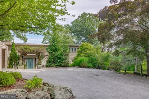1646 Hilltop Rd, Spring City, PA 19475